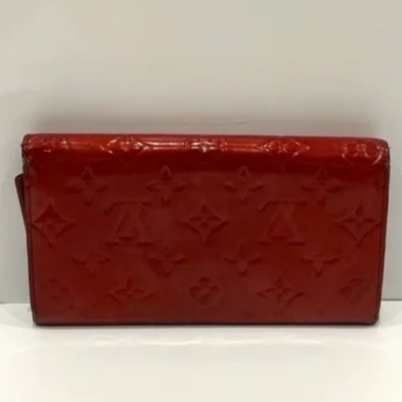 Louis Vuitton Red Vernis Sarah Wallet - Picture 5 of 7